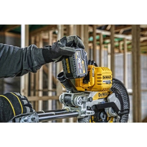 Торцювальна пила акумуляторна безщіткова DeWALT DCS727T2 DCS727T2 фото