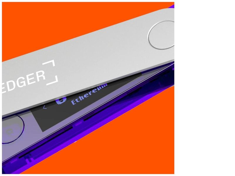 Апаратний криптогаманець Ledger Nano X Cosmic Purple 3243763 фото